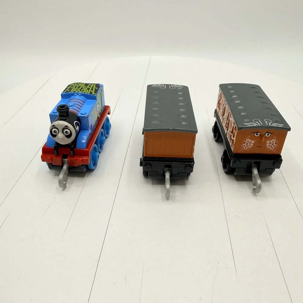 Thomas & Friends Take N Play Along Diecast Train THOMAS, ANNIE & CLARABEL